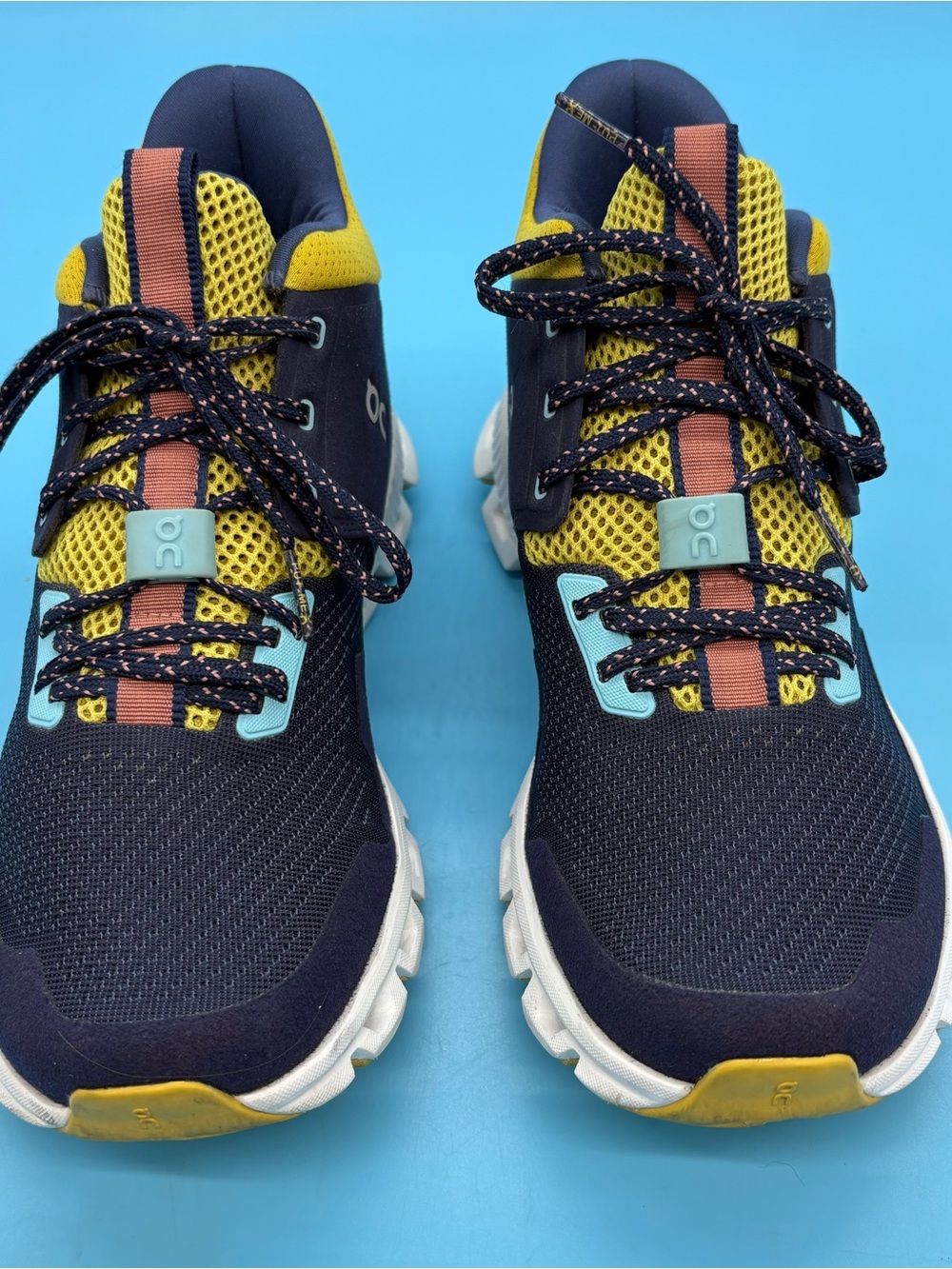 On Running Cloud Hi Edge Mid-Top Sneakers Gold Blue Size 7 - Picture 2 of 10